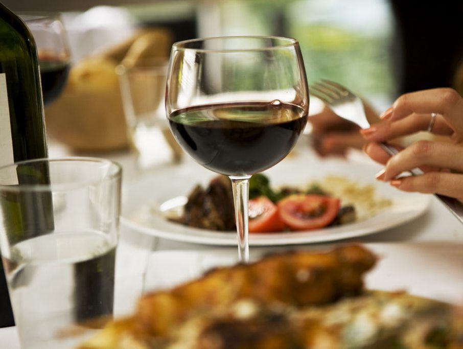 Anything wrong with a woman having a single glass of wine while pregnant? Anything wrong with a woman having a single glass of wine while pregnant?